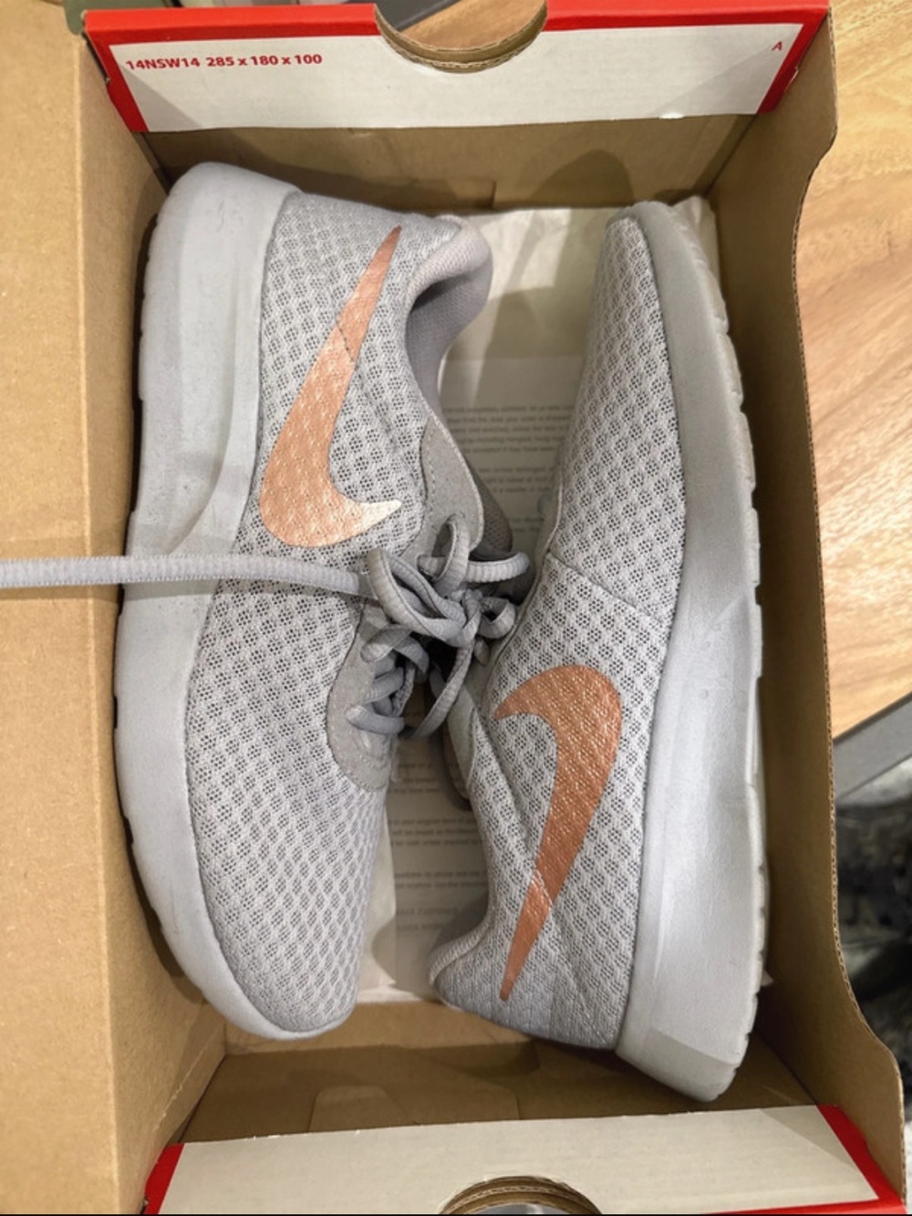 Womens Nike Tanjun Sneakers Size 6